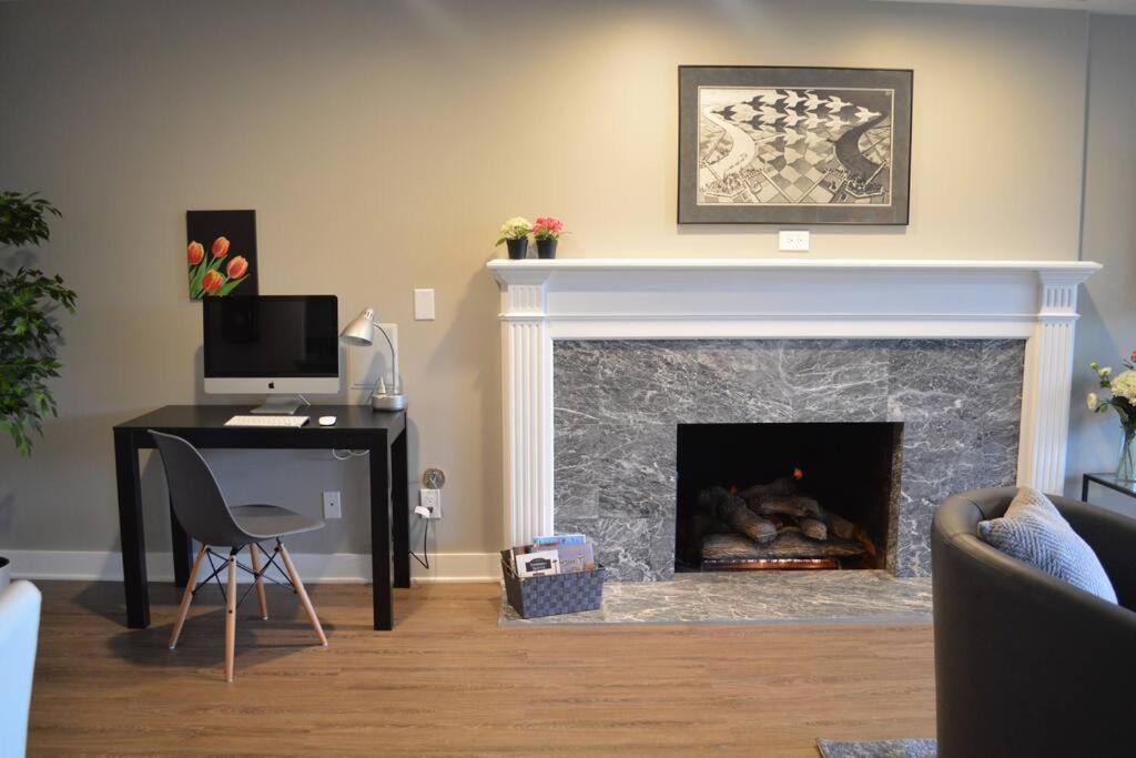 1-Bedroom Seaview Guesthouse On Seattle Luxury Estate With Views Of Olympic Mountains Extérieur photo