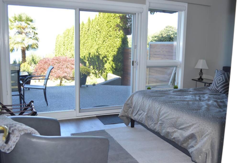 1-Bedroom Seaview Guesthouse On Seattle Luxury Estate With Views Of Olympic Mountains Extérieur photo