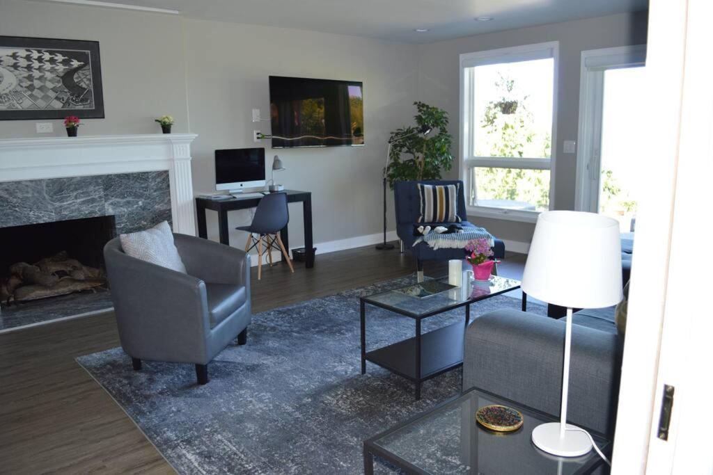 1-Bedroom Seaview Guesthouse On Seattle Luxury Estate With Views Of Olympic Mountains Extérieur photo