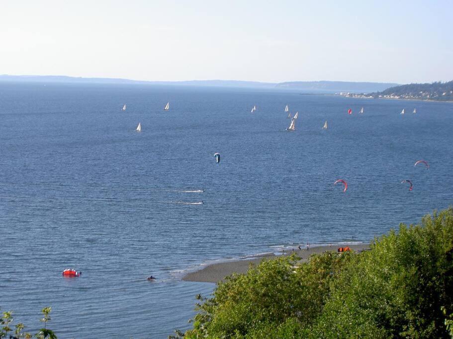 1-Bedroom Seaview Guesthouse On Seattle Luxury Estate With Views Of Olympic Mountains Extérieur photo